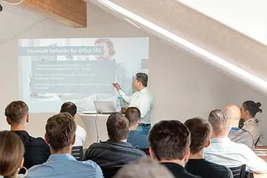 Vortrag des itelio Mitarbeiters Raphael Baud am Cloud Day 2023.