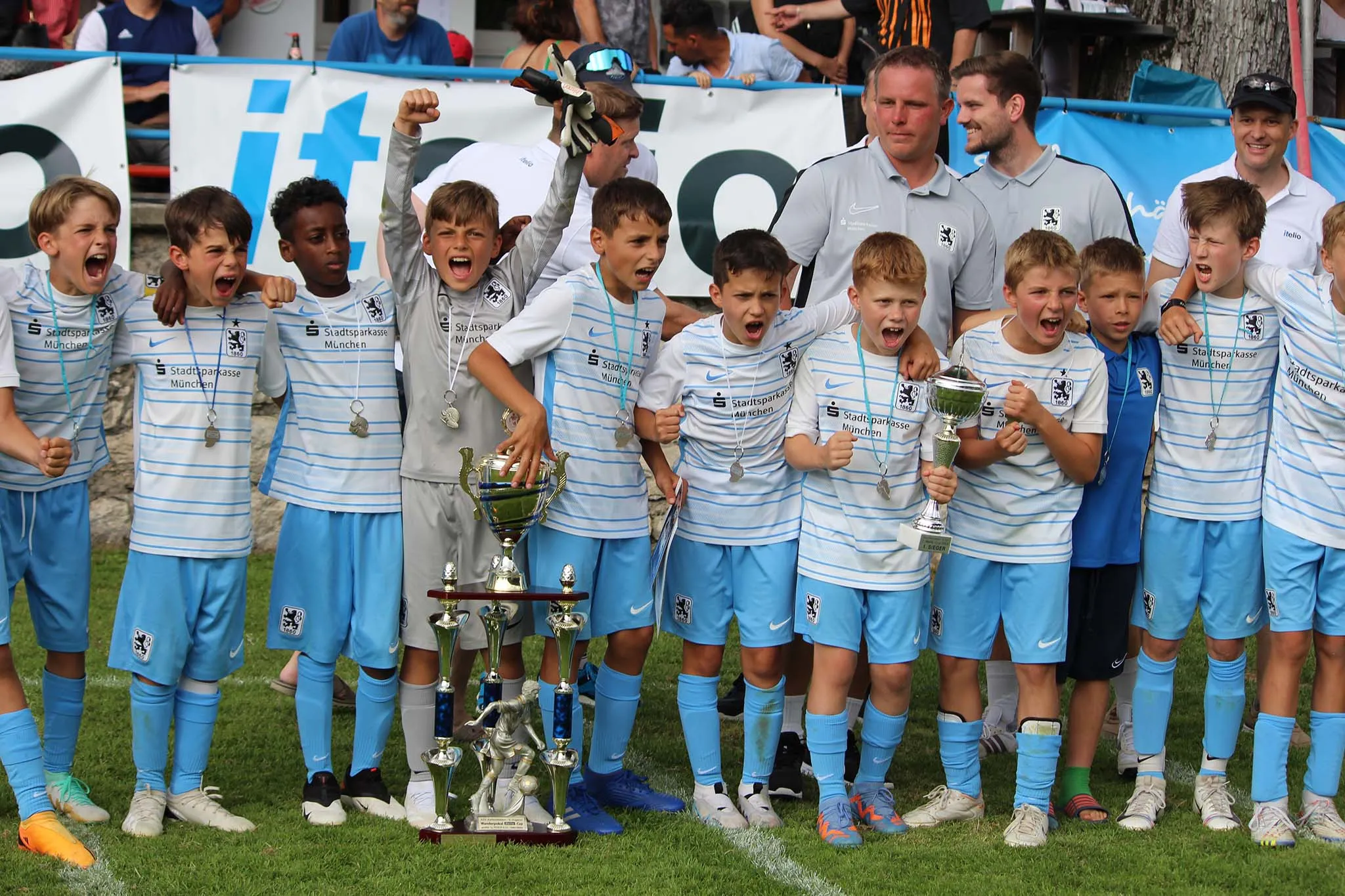 Turniersieger U10 des TSV 1860 München bei der Siegerehrung